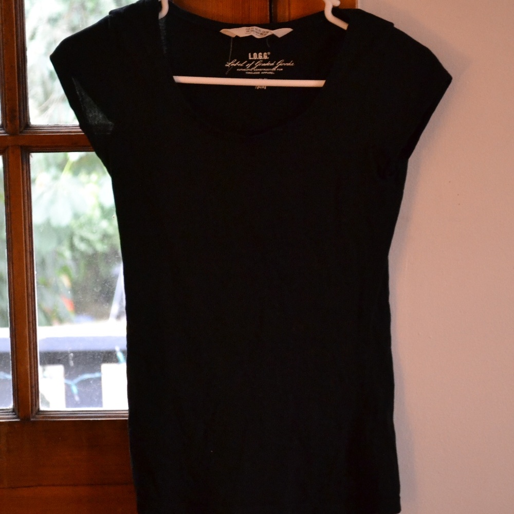 A Basics Essential, Scoop-Neck, Top!